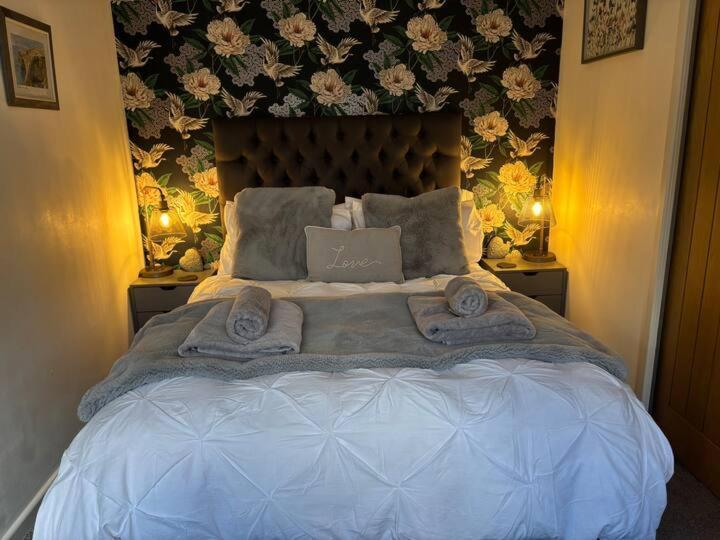 Apartament Secret Gem 1 Bed Garden Flat Private Luxury Hot Tub Bournemouth Zewnętrze zdjęcie