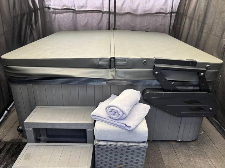 Apartament Secret Gem 1 Bed Garden Flat Private Luxury Hot Tub Bournemouth Zewnętrze zdjęcie